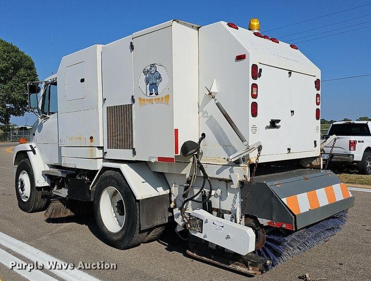 image for item DN8598 1998 Freightliner FL70 Broom Bear  street sweeper truck