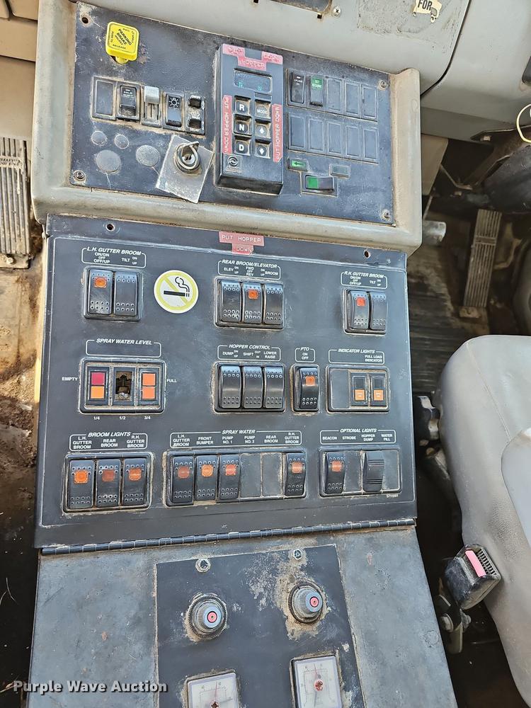 image for item DN8598 1998 Freightliner FL70 Broom Bear  street sweeper truck