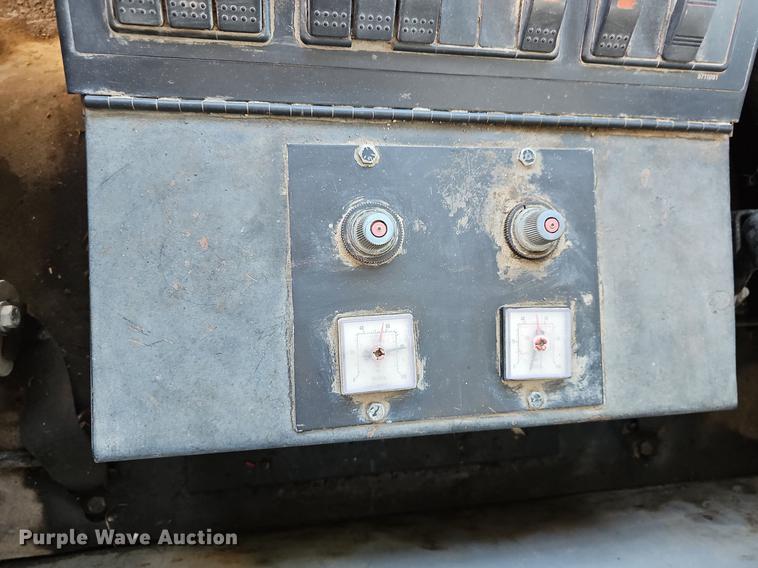 image for item DN8598 1998 Freightliner FL70 Broom Bear  street sweeper truck