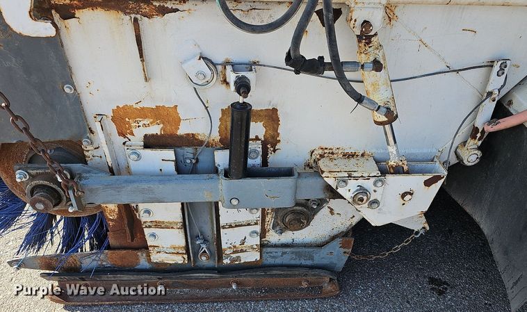 image for item DN8598 1998 Freightliner FL70 Broom Bear  street sweeper truck