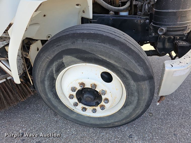 image for item DN8598 1998 Freightliner FL70 Broom Bear  street sweeper truck