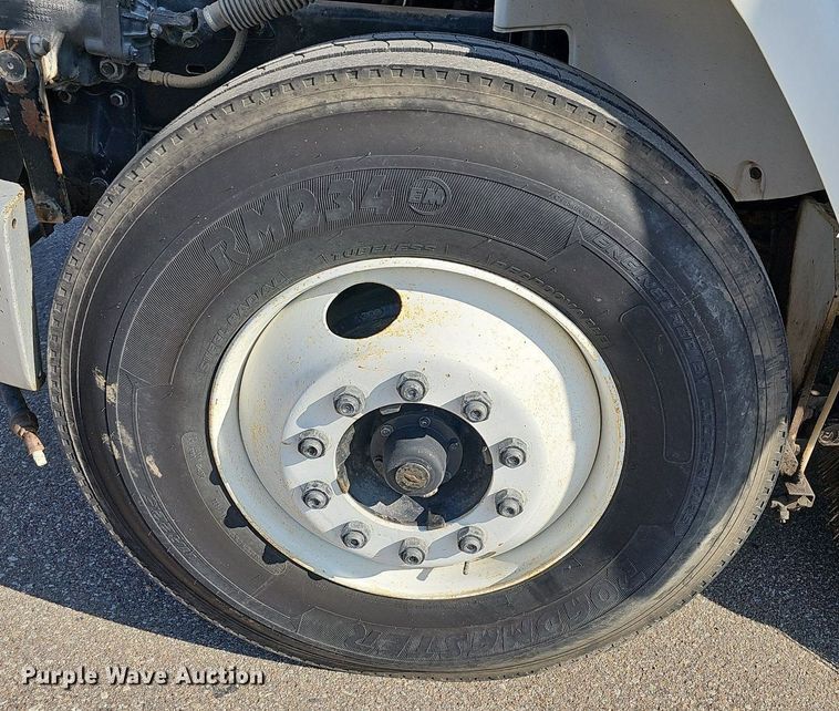 image for item DN8598 1998 Freightliner FL70 Broom Bear  street sweeper truck