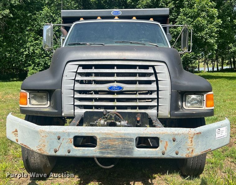 image for item DO2188 1997 Ford F800  dump truck