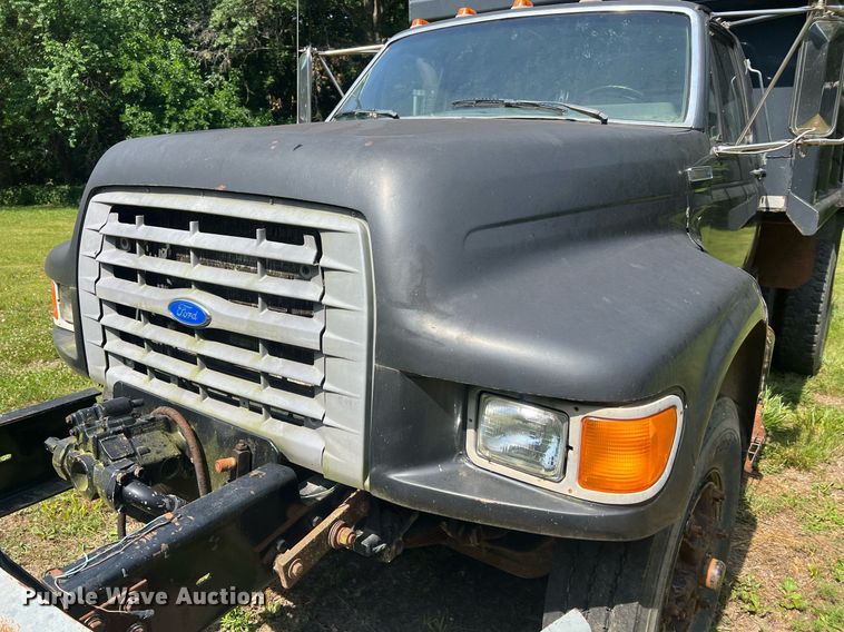 image for item DO2188 1997 Ford F800  dump truck