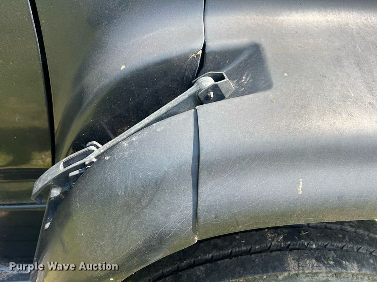 image for item DO2188 1997 Ford F800  dump truck