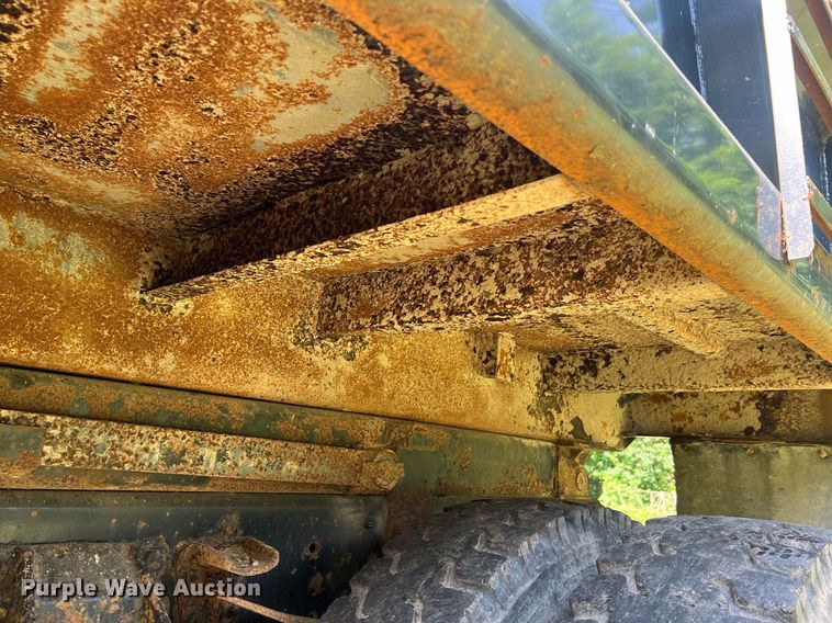 image for item DO2188 1997 Ford F800  dump truck