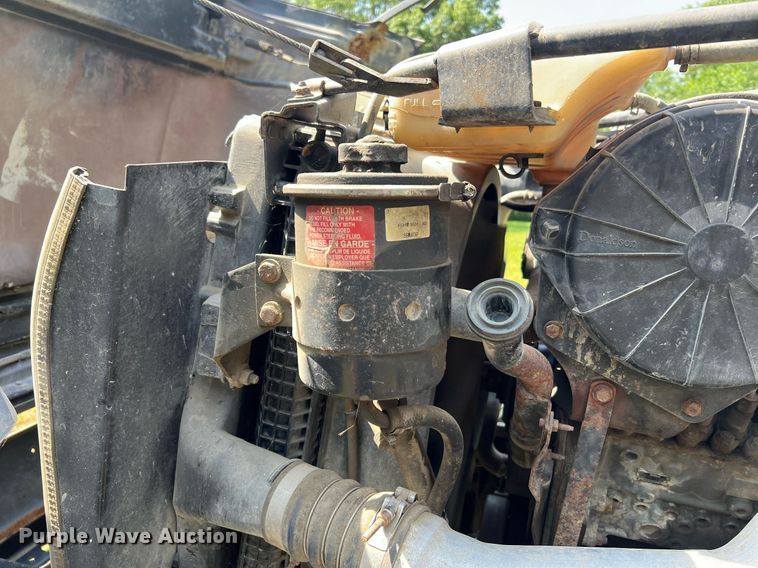 image for item DO2188 1997 Ford F800  dump truck