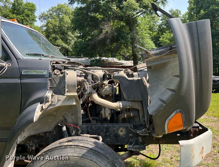 image for item DO2188 1997 Ford F800  dump truck