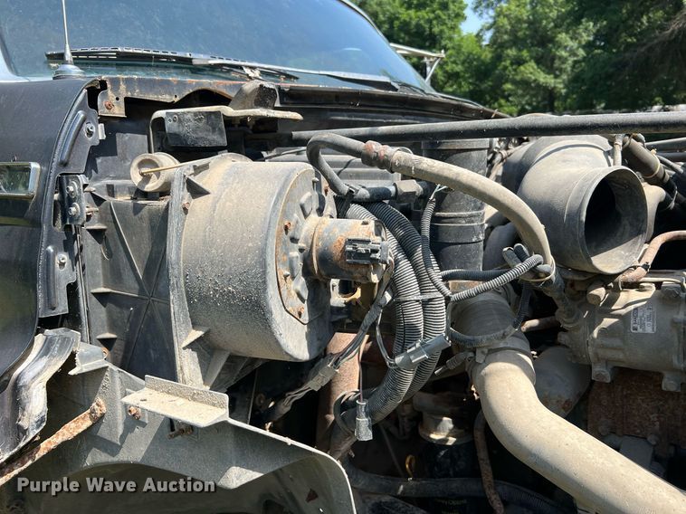 image for item DO2188 1997 Ford F800  dump truck