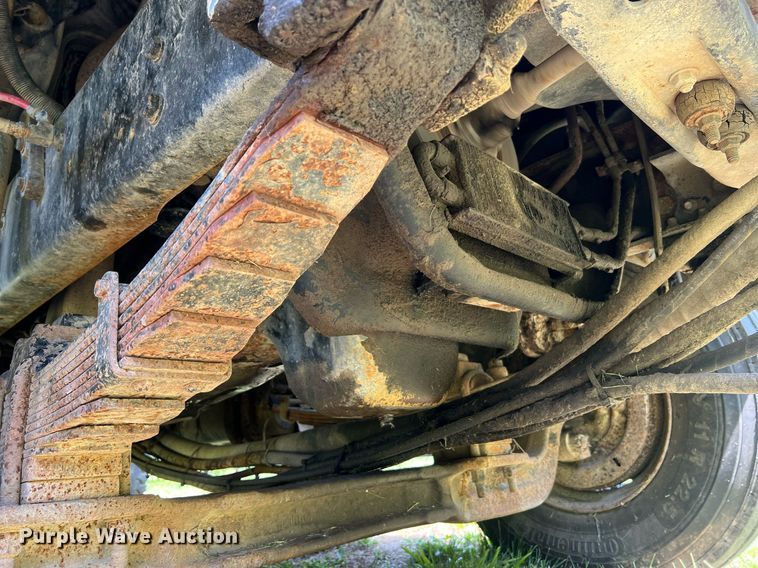 image for item DO2188 1997 Ford F800  dump truck