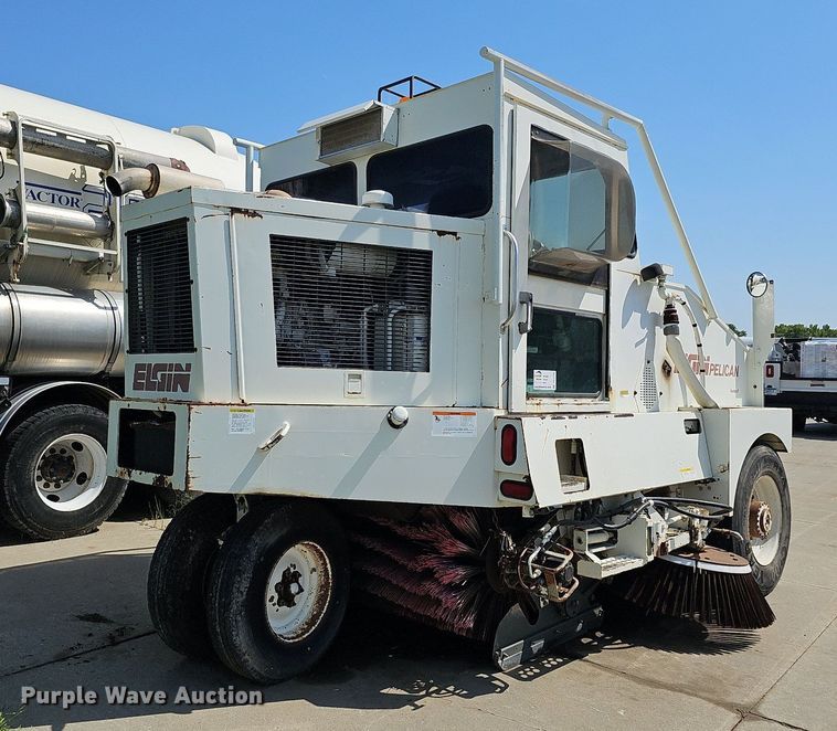 image for item DO2745 1996 Elgin Pelican Series P  street sweeper