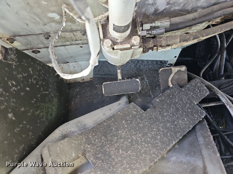 image for item DO2745 1996 Elgin Pelican Series P  street sweeper