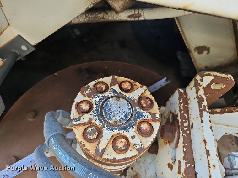 image for item DO2745 1996 Elgin Pelican Series P  street sweeper