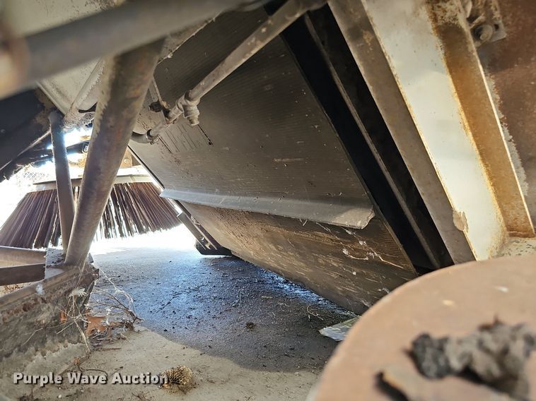 image for item DO2745 1996 Elgin Pelican Series P  street sweeper