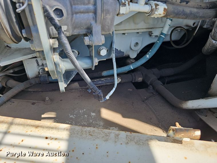 image for item DO2745 1996 Elgin Pelican Series P  street sweeper