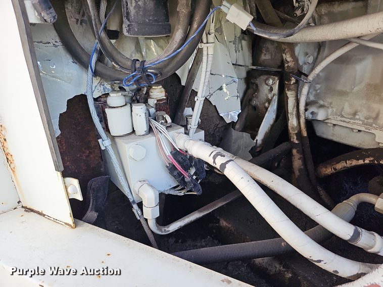 image for item DO2745 1996 Elgin Pelican Series P  street sweeper