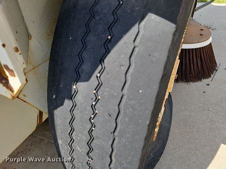 image for item DO2745 1996 Elgin Pelican Series P  street sweeper