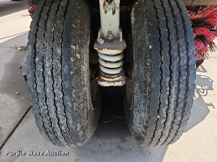 image for item DO2745 1996 Elgin Pelican Series P  street sweeper