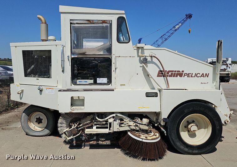 image for item DO2747 1992 Elgin Pelican Series P  street sweeper