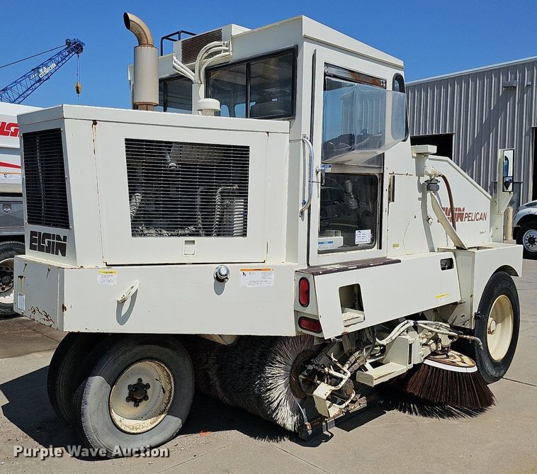 image for item DO2747 1992 Elgin Pelican Series P  street sweeper