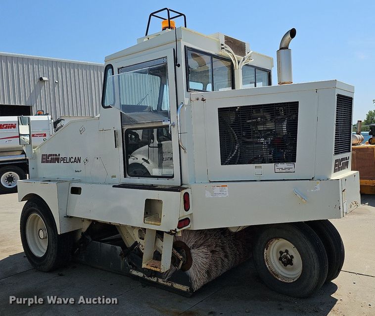image for item DO2747 1992 Elgin Pelican Series P  street sweeper