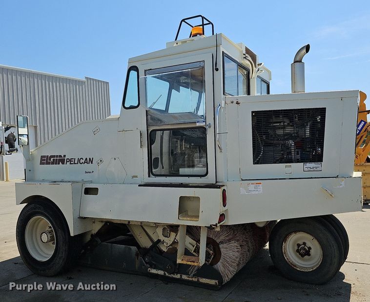 image for item DO2747 1992 Elgin Pelican Series P  street sweeper