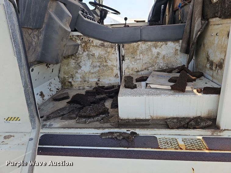 image for item DO2747 1992 Elgin Pelican Series P  street sweeper