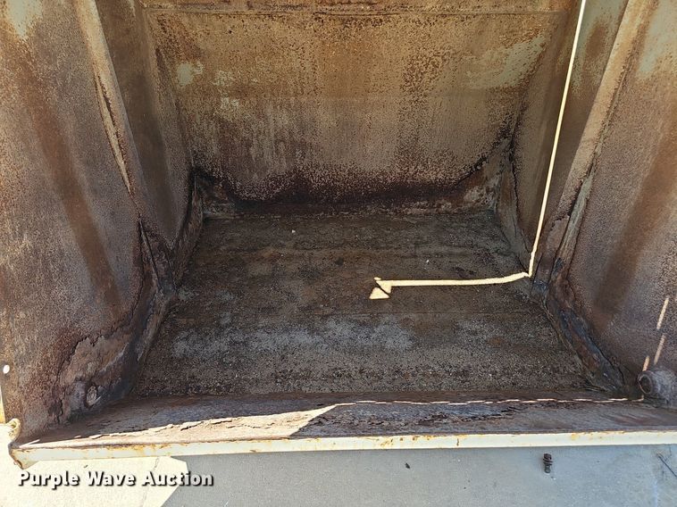 image for item DO2747 1992 Elgin Pelican Series P  street sweeper