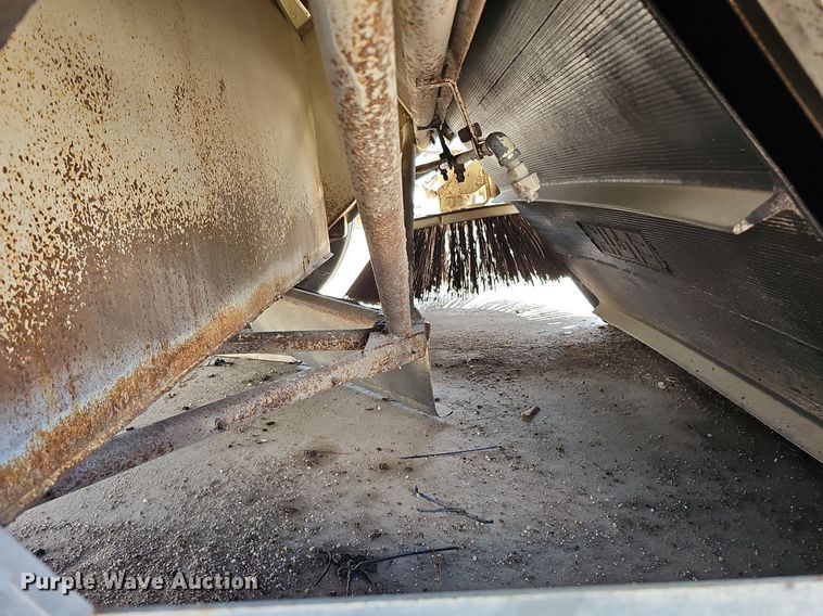 image for item DO2747 1992 Elgin Pelican Series P  street sweeper