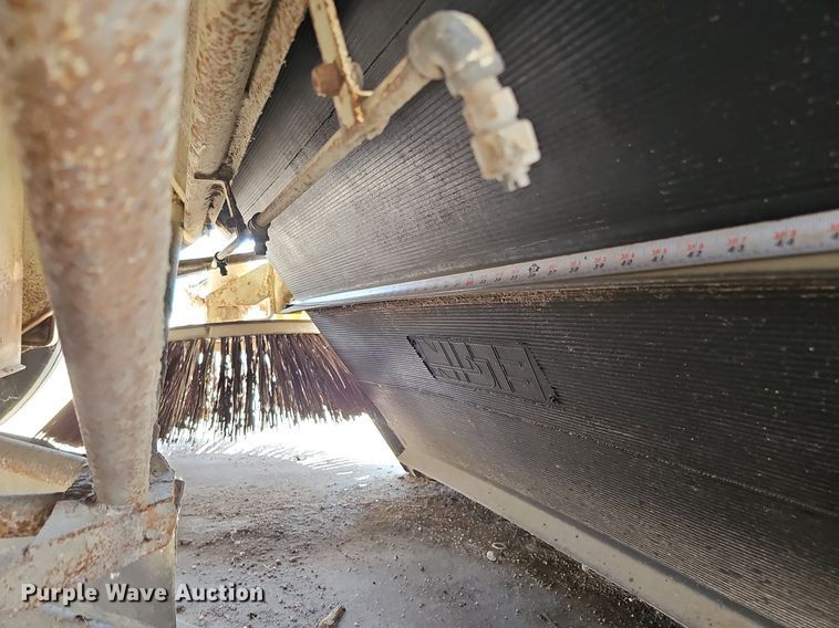 image for item DO2747 1992 Elgin Pelican Series P  street sweeper