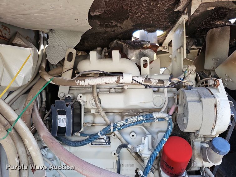 image for item DO2747 1992 Elgin Pelican Series P  street sweeper