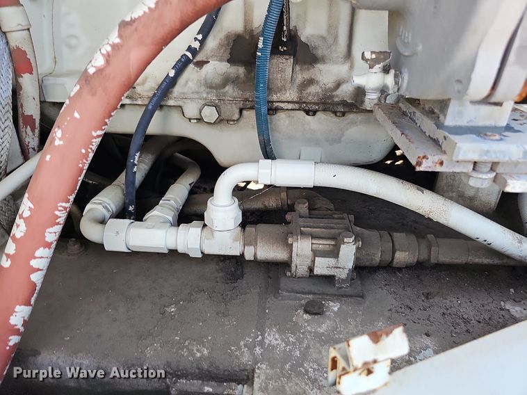 image for item DO2747 1992 Elgin Pelican Series P  street sweeper