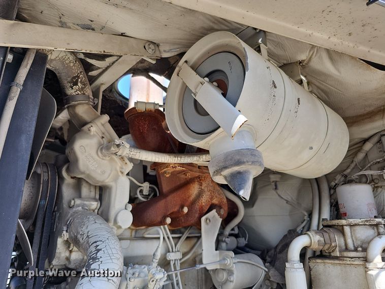 image for item DO2747 1992 Elgin Pelican Series P  street sweeper