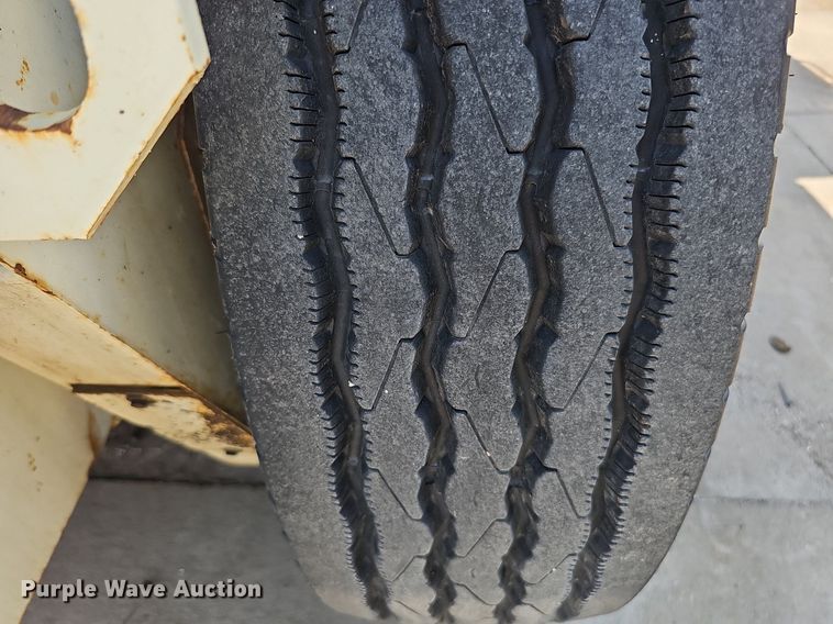 image for item DO2747 1992 Elgin Pelican Series P  street sweeper