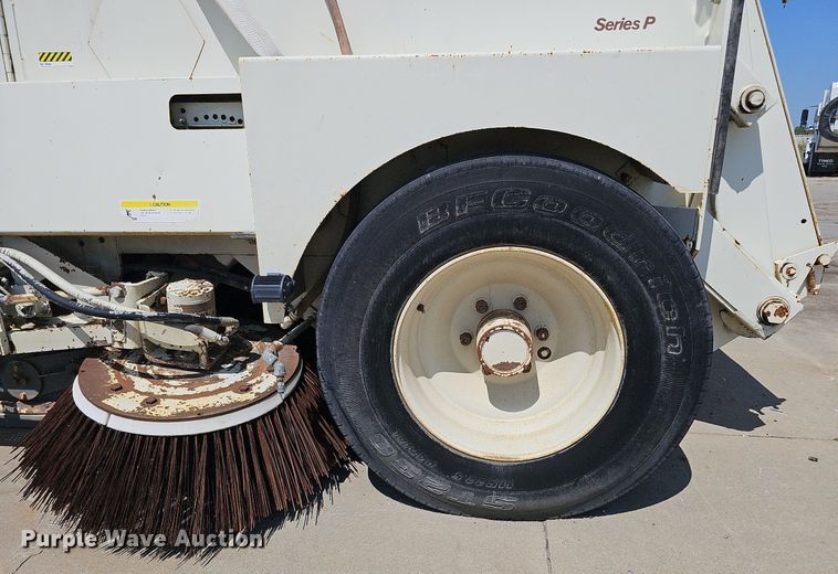 image for item DO2747 1992 Elgin Pelican Series P  street sweeper
