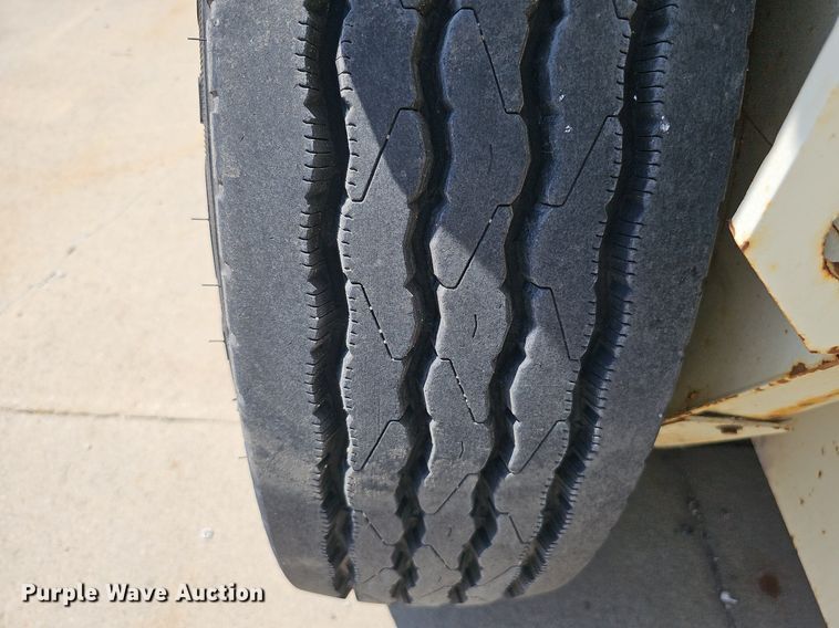 image for item DO2747 1992 Elgin Pelican Series P  street sweeper