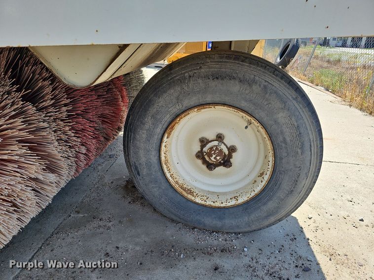 image for item DO2747 1992 Elgin Pelican Series P  street sweeper