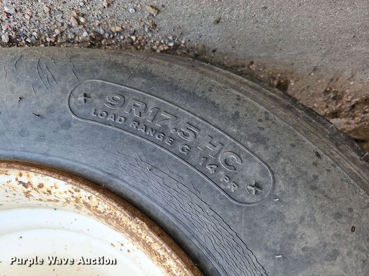 image for item DO2747 1992 Elgin Pelican Series P  street sweeper