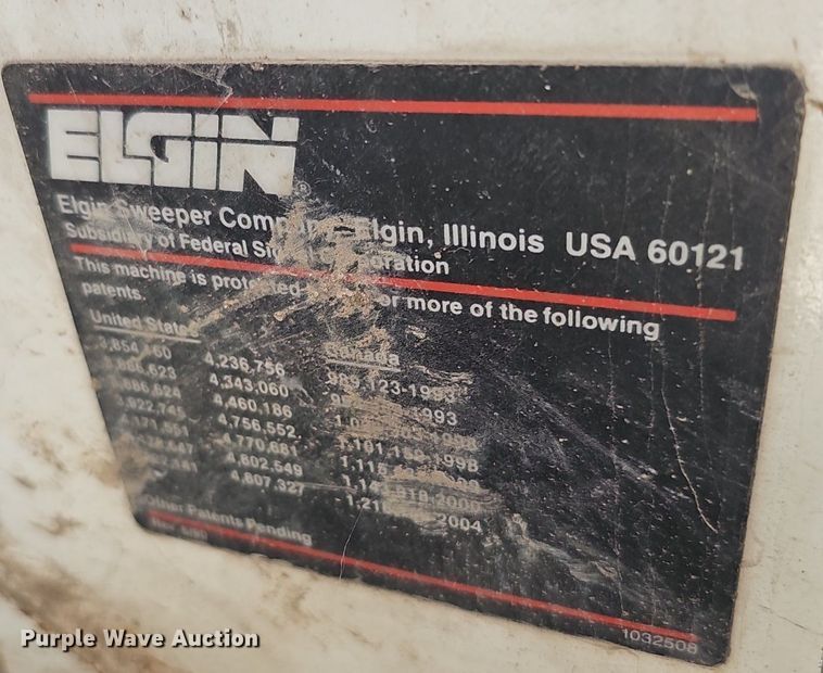 image for item DO2747 1992 Elgin Pelican Series P  street sweeper