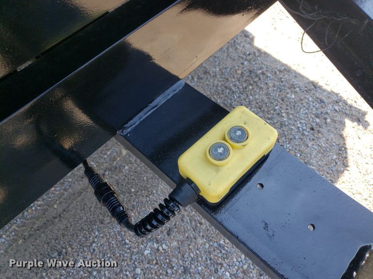 image for item DO3026 2006 Parker Performance Power Hoist  dump trailer