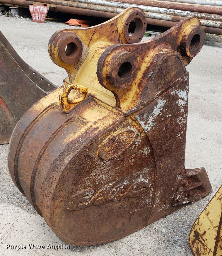 image for item DO3038 Esco  excavator bucket