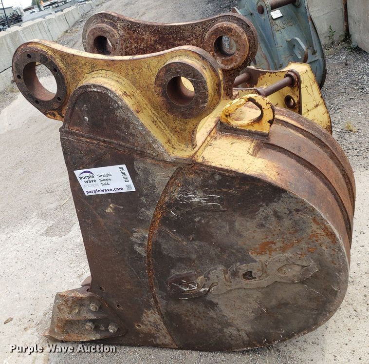 image for item DO3038 Esco  excavator bucket