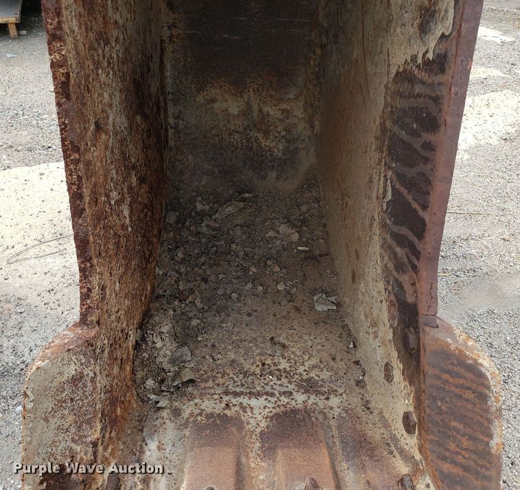 image for item DO3038 Esco  excavator bucket