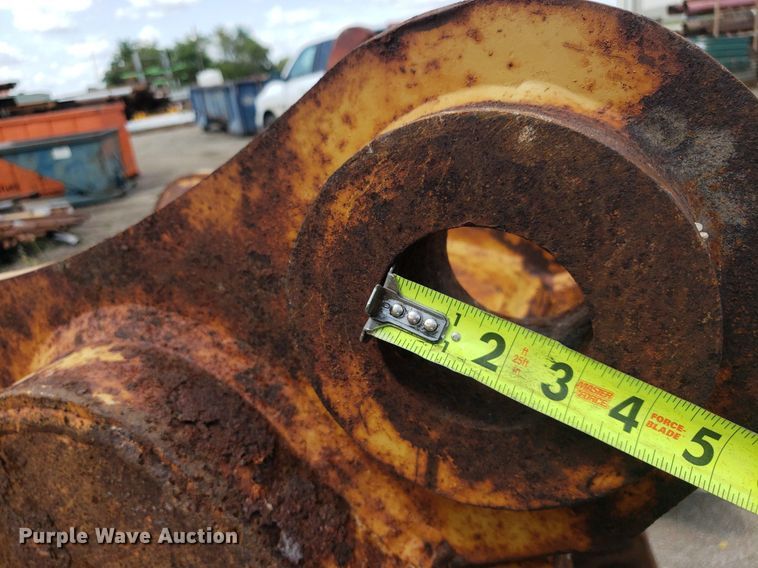 image for item DO3038 Esco  excavator bucket