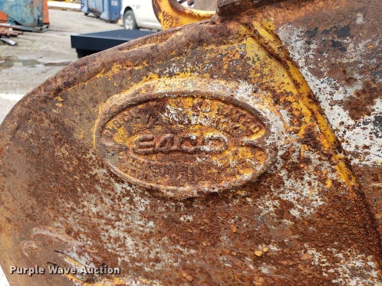 image for item DO3038 Esco  excavator bucket