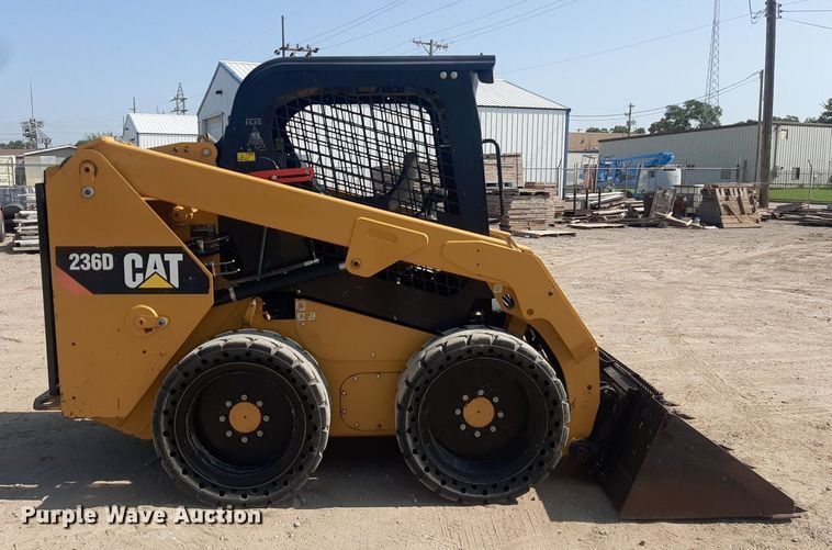 image for item DO3076 2015 Caterpillar 236D  skid steer loader
