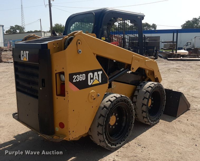 image for item DO3076 2015 Caterpillar 236D  skid steer loader