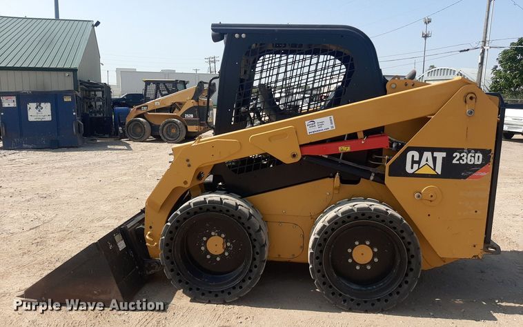 image for item DO3076 2015 Caterpillar 236D  skid steer loader
