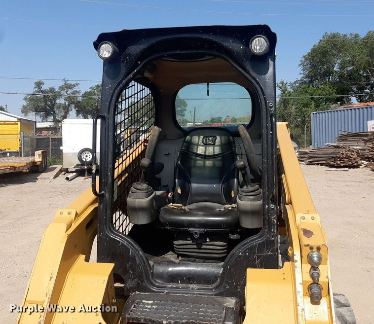 image for item DO3076 2015 Caterpillar 236D  skid steer loader