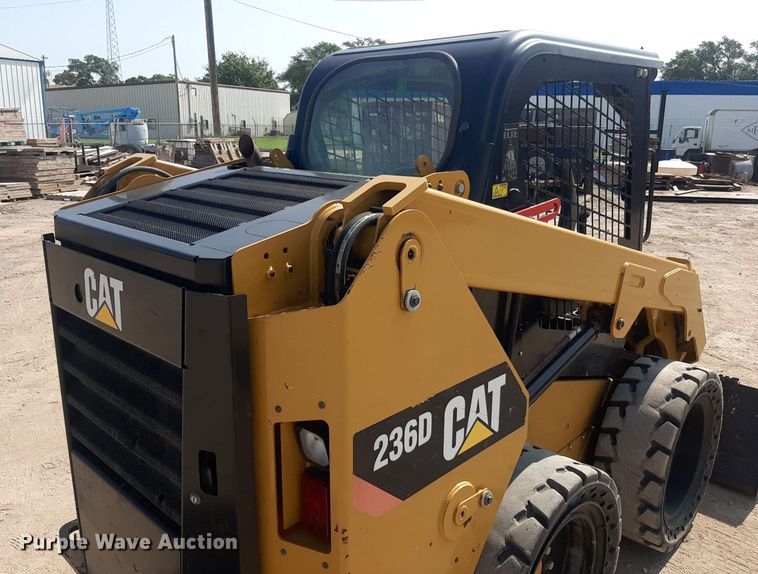 image for item DO3076 2015 Caterpillar 236D  skid steer loader